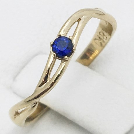 Or jaune 18 carats - Saphir