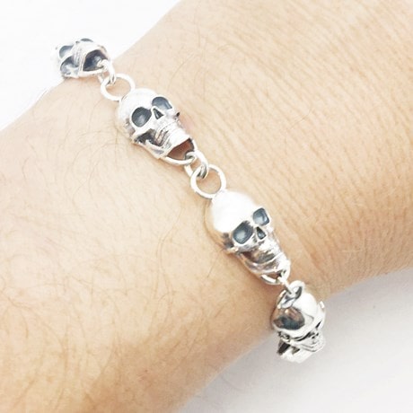 Bracelet tête de mort pour femme en argent