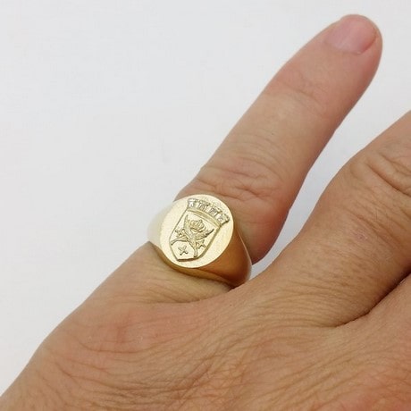 Chevalière Blason Ovale en Or 18 carats