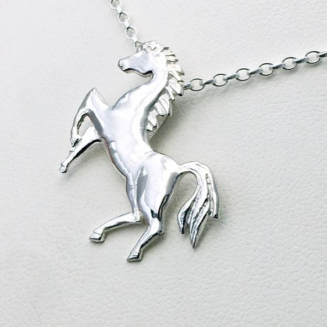 Pendentif Argent 'Cheval au Galop' argenté (rhodié) - 9x18 mm - [F6280 Pendentif Argent 'Cheval au Galop' argenté (rhodié) - 9x18 mm - [F6280