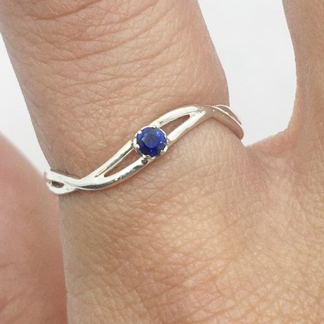 Or blanc 18 carats - Saphir
