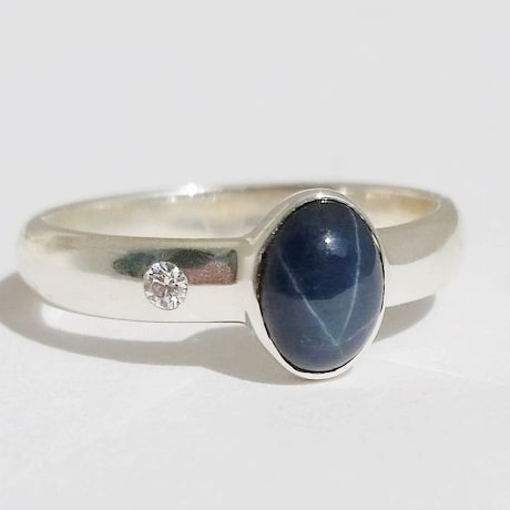 bague saphir étoilé bleu