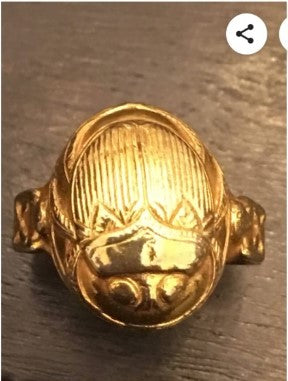 Bague scarabe en or