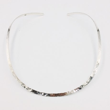 Collier martelé argent