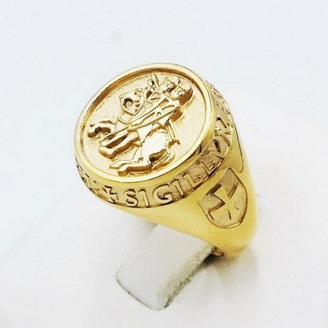 Chevalière Templier en Or - Main Image