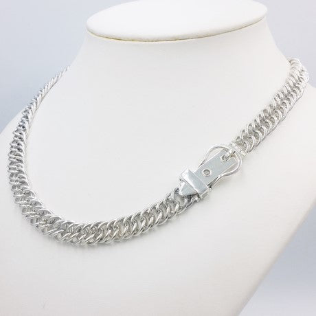 Collier maille anglaise fermoir ceinture