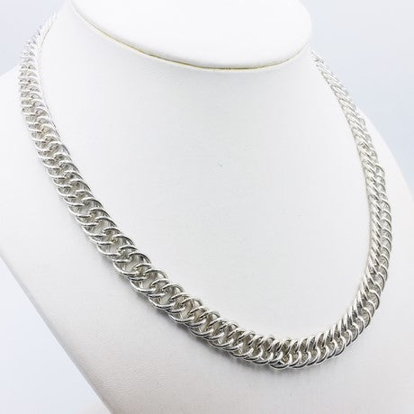 Collier maille anglaise fermoir ceinture
