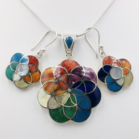 pendentif rosace de pierres
